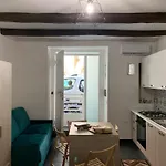Viky House Chiaia * Napoli