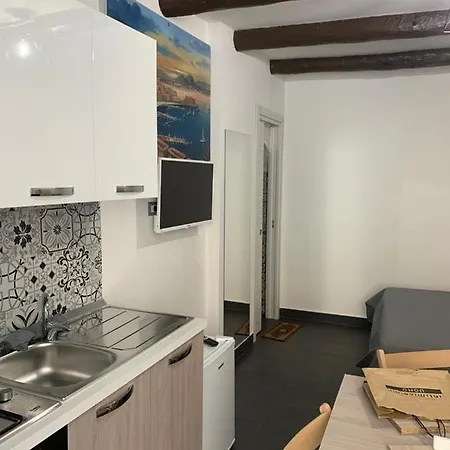Viky House Chiaia Apartman *