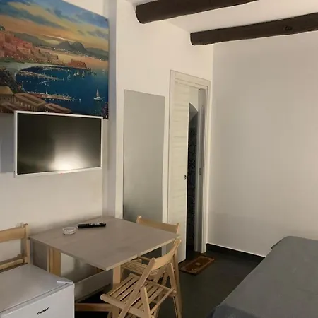 Viky House Chiaia * Nápoly