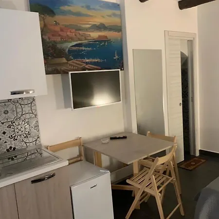 Apartman Viky House Chiaia
